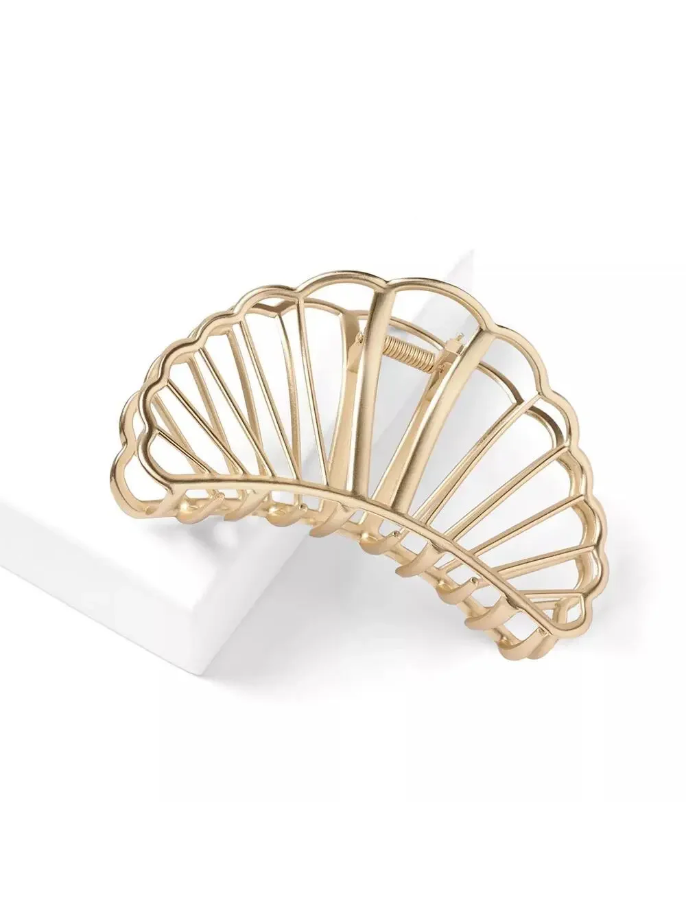 Shell-shaped Soft gold